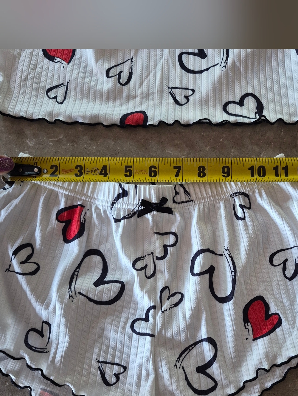Sleep Set 2pc Shorts & Cropped Tank Top Sz Med Hearts White Red Black - Picture 11 of 12